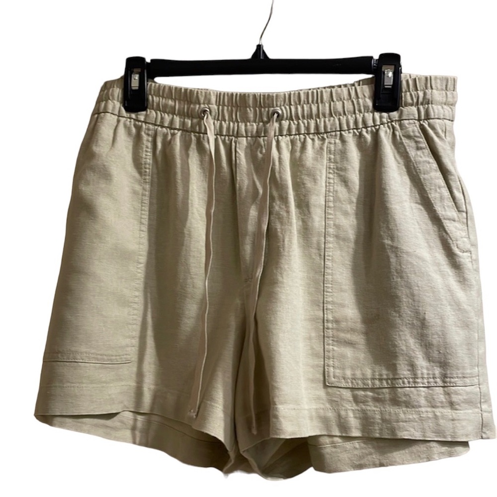 Gap shorts tan new without tags 55 % linen 45% rayon size large